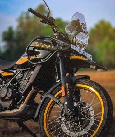 Close-up of a Royal Enfield Himalayan motorcycle in Kodunthirapully, India showcasing adventure transportation.